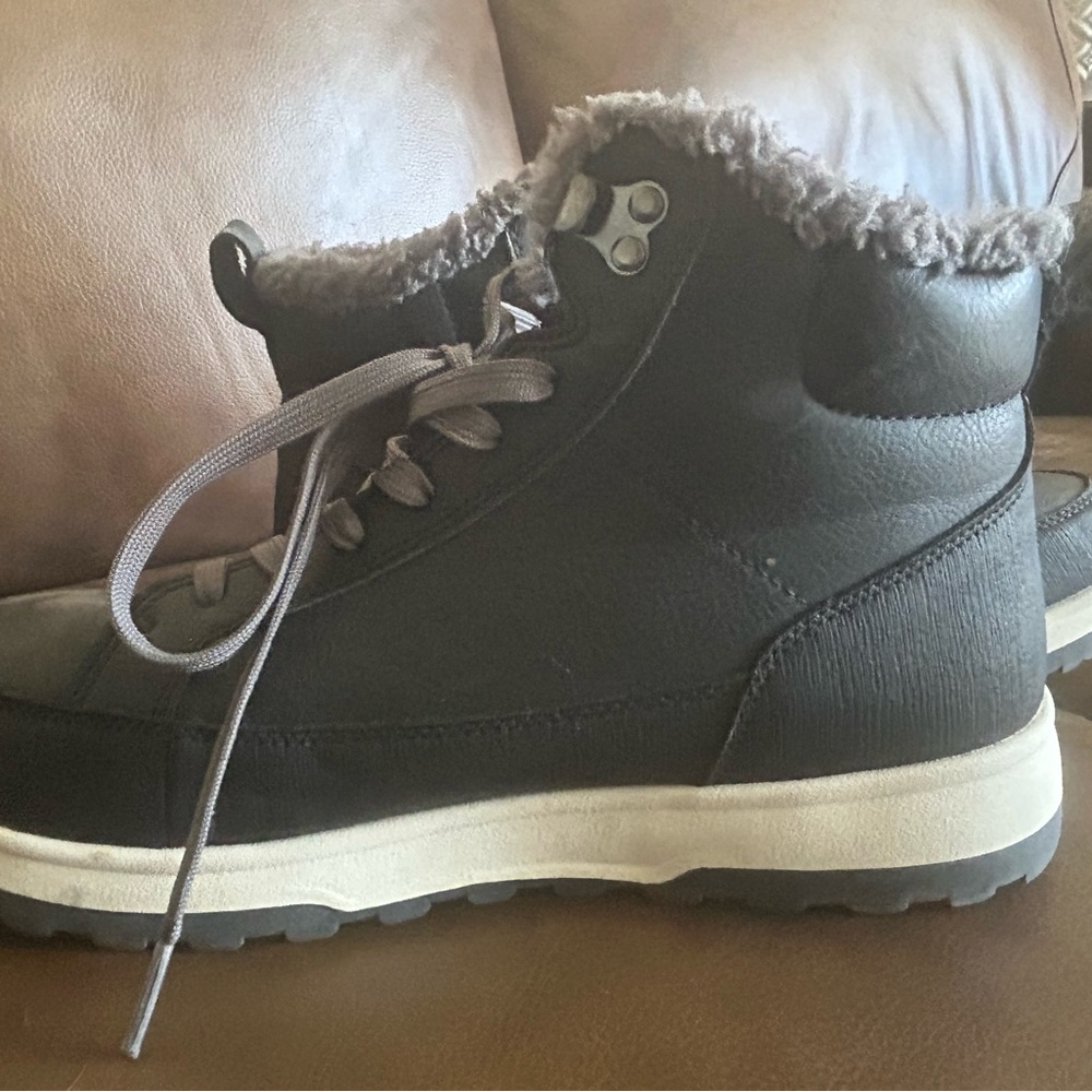 Weatherproof - Size 10  - Faux Fur Lined Black Winter Boots